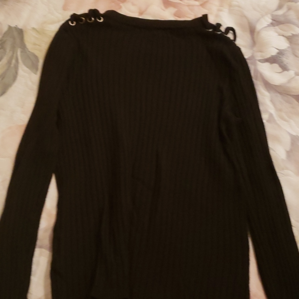 Sweater - Picture 3 of 4